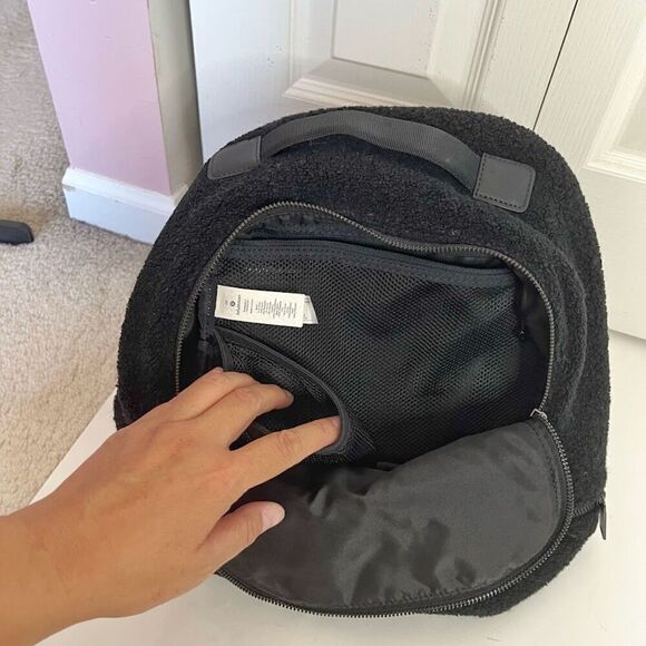 Lululemon City Adventurer Mini Wool Sherpa Shearling Fleece Zip Backpack - Picture 12 of 16